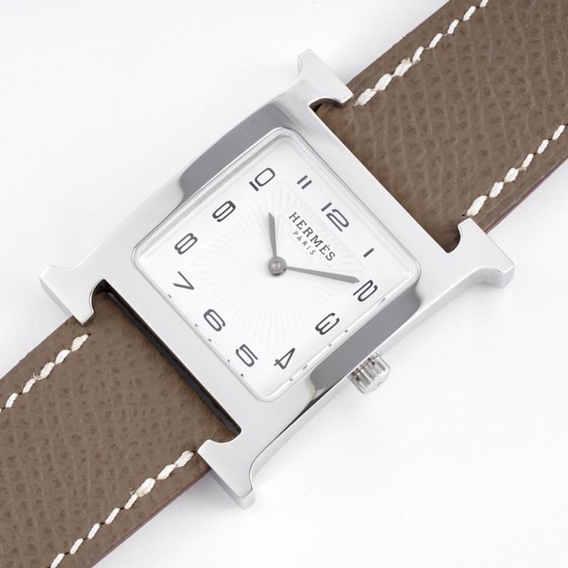 Hermès ladies' watchtop-tier replicaHeureH series quartz square fashion watch dark gray braceletwhite dial front view