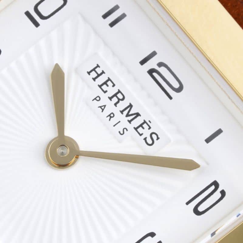Hermès top-tier replicaladies' watchHeureH series ladies quartz square fashion watch black leather white dial detail shots