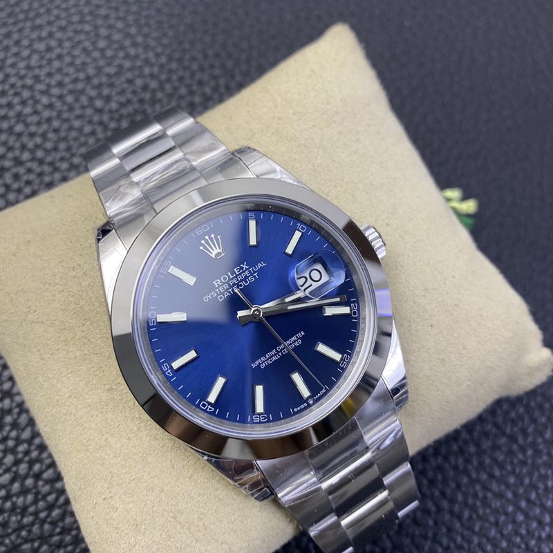 Rolextop-tiersuper watch aperture log series men's mechanical watch front view