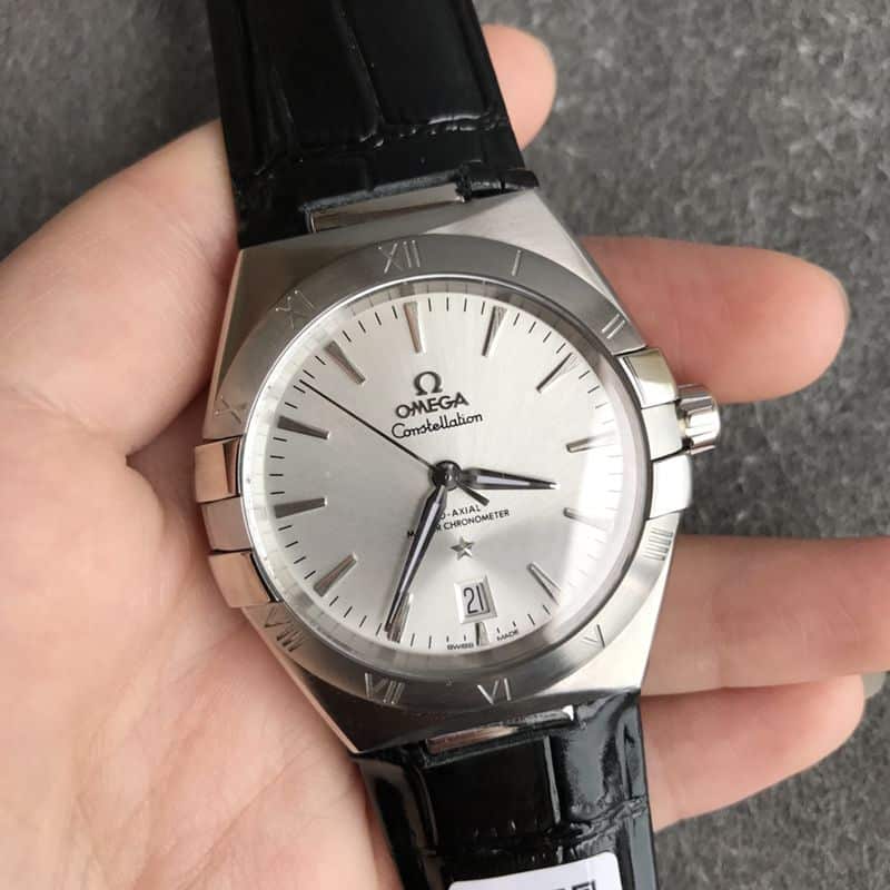Omega Top collectible watches Fifth Generation Constellation Series Men's Mechanical Watch Front View
