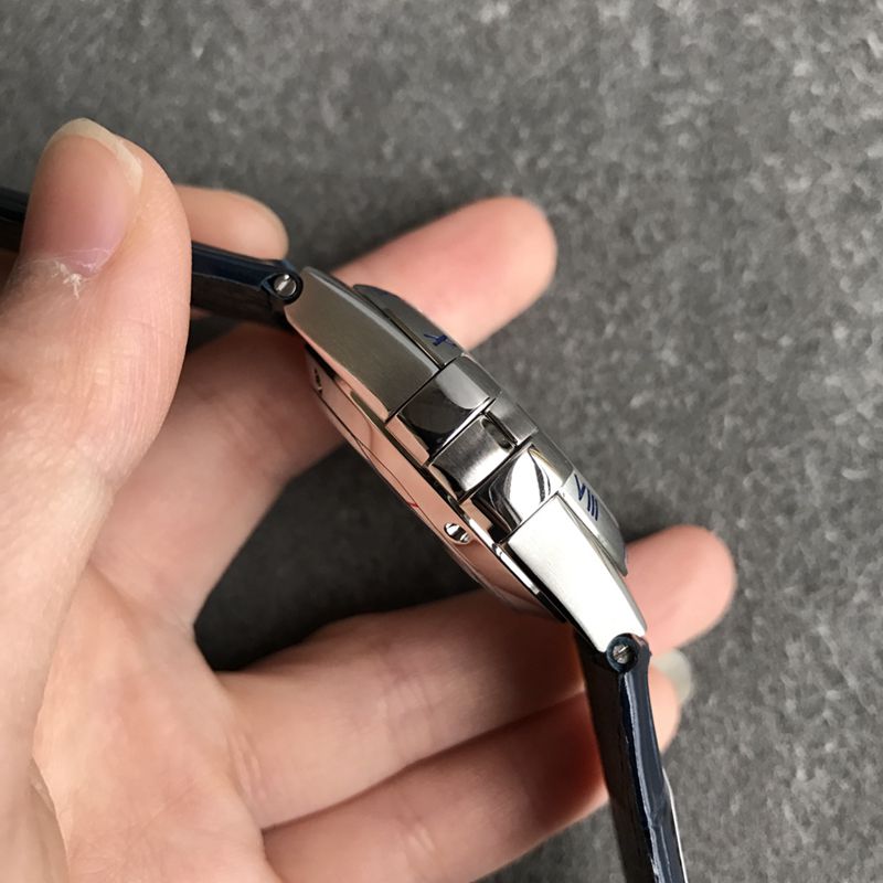 Omega Top collectible watches Fifth Generation Constellation Series Men's Mechanical Watch Side View