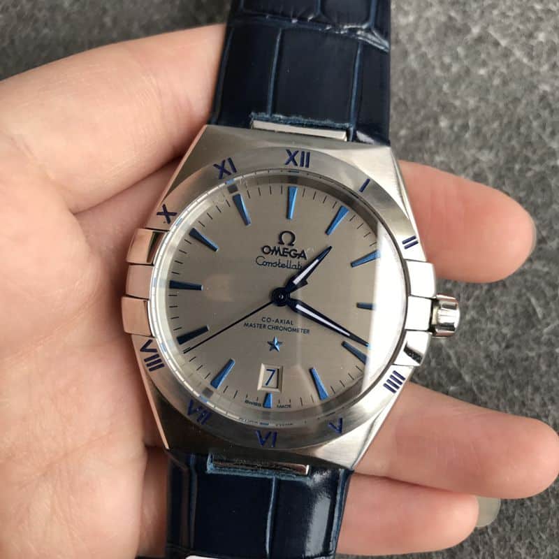 Omega Top collectible watches Fifth Generation Constellation Series Men's Mechanical Watch Front View