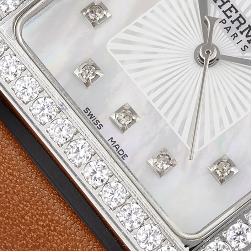 Hermès top-tier watch HeureH three-hand series ladies leather strapwhite dialdiamond watch detail shots