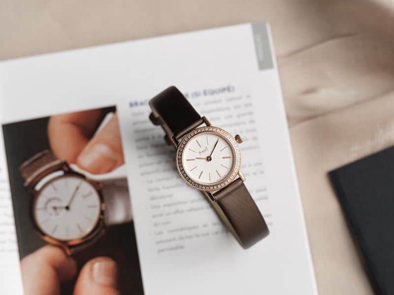 Piaget top-tier watch ALTIPLANO series ladies diamondleather strapquartz watch front view