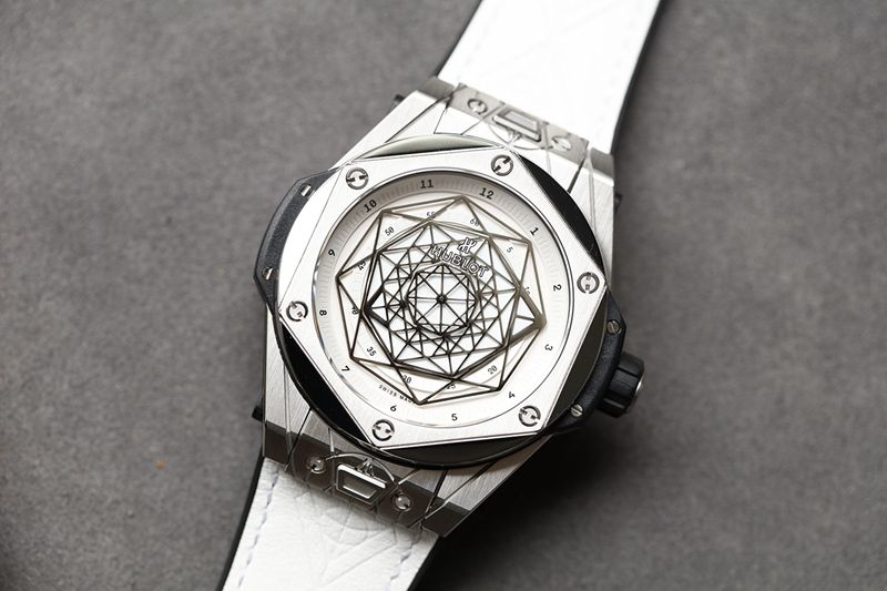 Hublot top high-quality watches BigBang series tattoo men's mechanical white disk watch front view