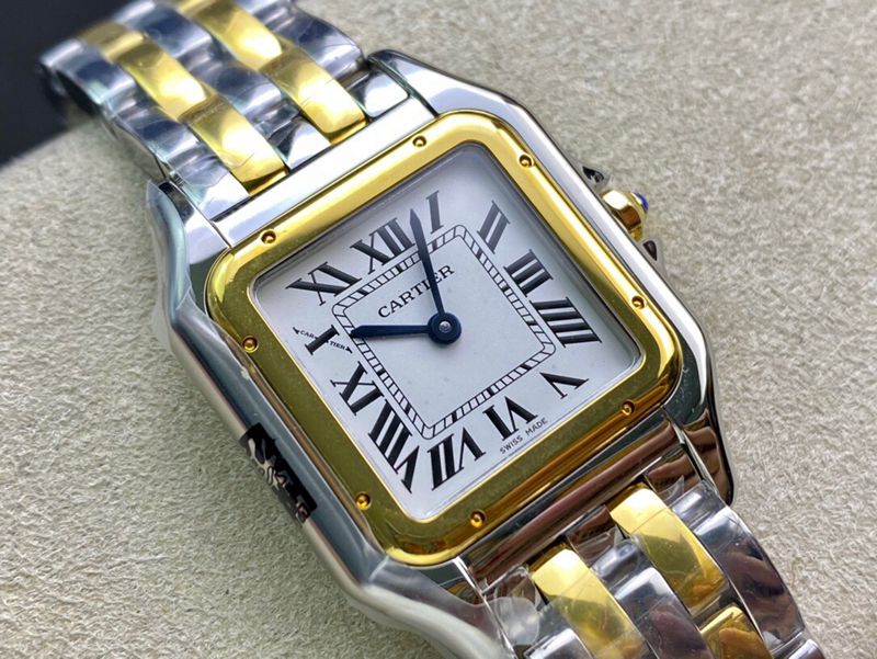 Cartiertop-tier watch cheetah series ladies quartz gold steel bracelet watch front view
