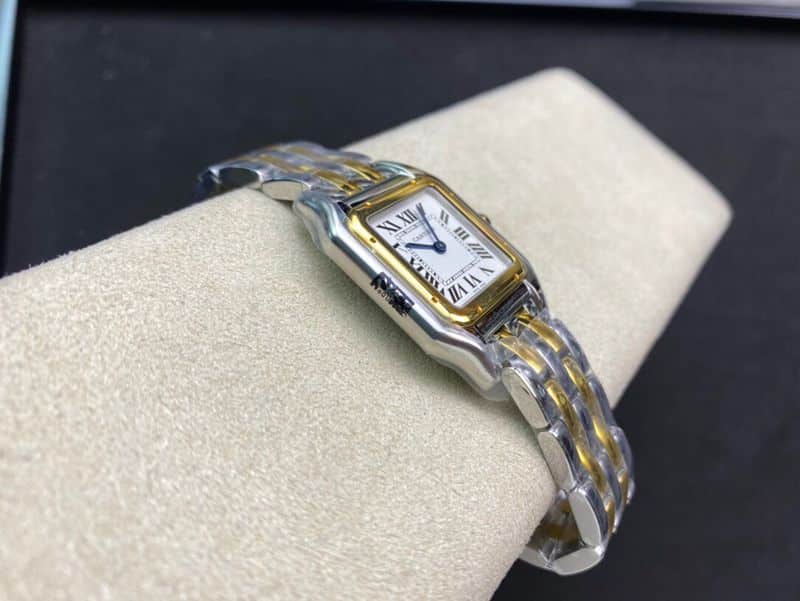 Cartiertop-tier watch cheetah series ladies quartz gold steel bracelet watch side view
