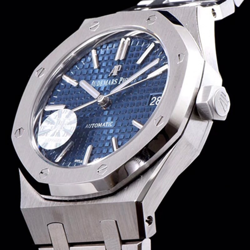 top-tier watch Audemars Piguet men's blue dial mechanical steel bracelet watch side view