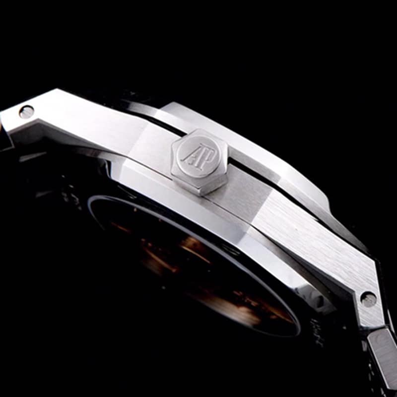 top-tier watch Audemars Piguet men's blue dial mechanical steel bracelet watch side view