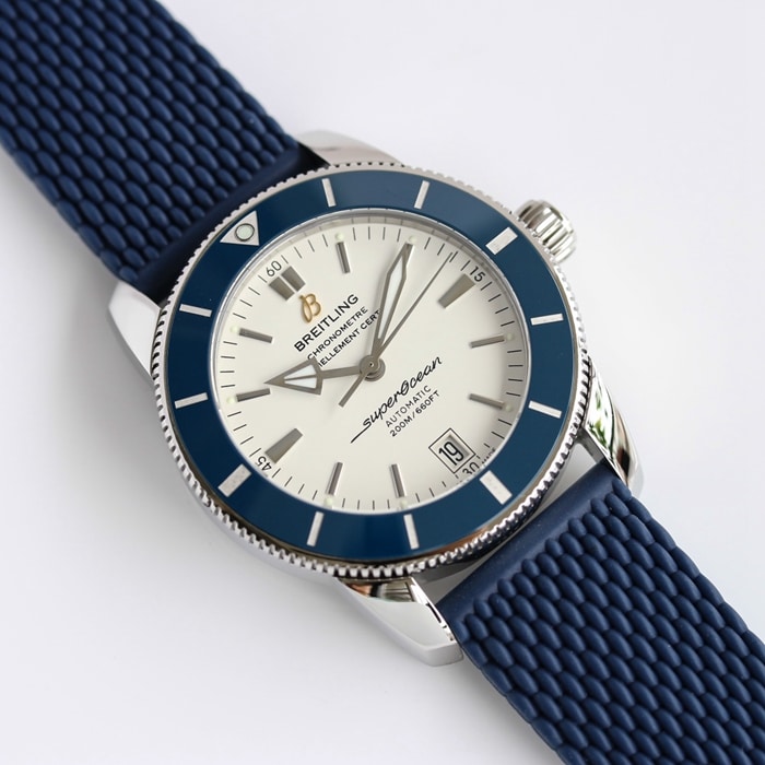 top-tier watch Breitling men's white dial super ocean culture series mechanical watch front view