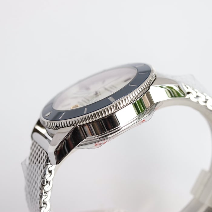 top-tier watch Breitling men's white dial mechanical watch side view