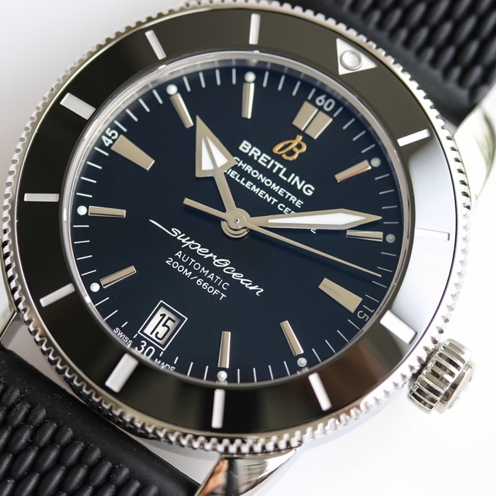 top-tier watch Breitling men's black dial super ocean culture series mechanical leather strap watch front view