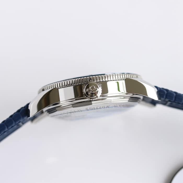 top-tier watch Breitling men's blue dial super ocean culture mechanical watch side view