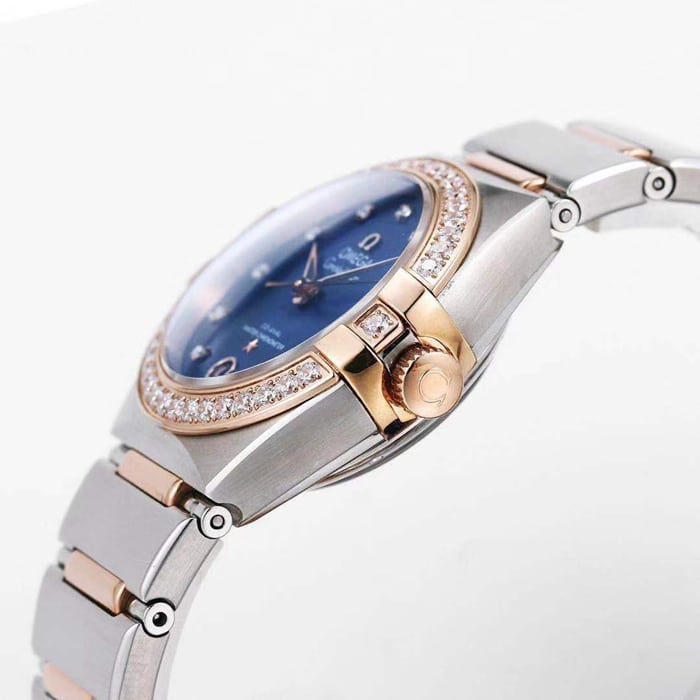 top-tier watch Omega women's blue dial constellation series steel bracelet watch side view