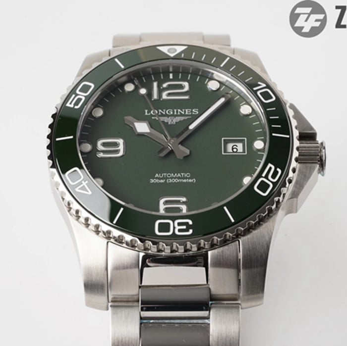 top-tier watch Longines men's green dial Concas series mechanical steel bracelet watch detail shots