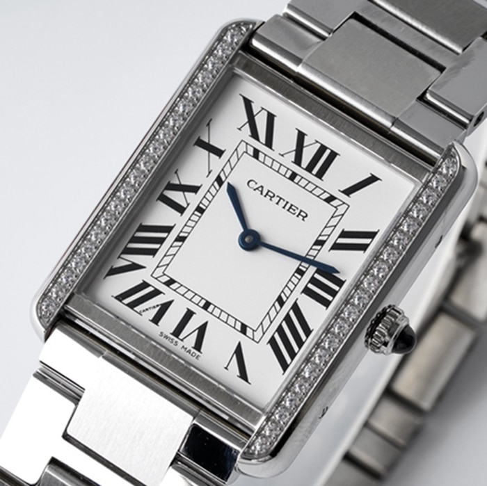 top-tier watch Cartier women's white dial tank series steel bracelet watch front view