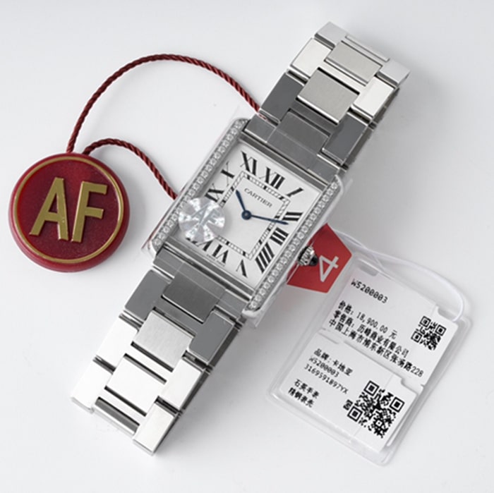 top-tier watch Cartier women's white dial tank series steel bracelet watch front view