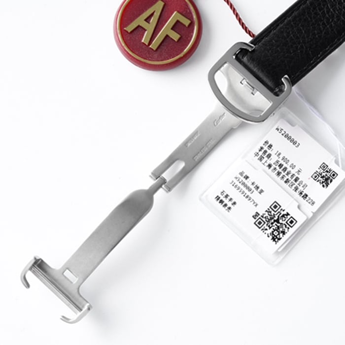 top-tier watch Cartier women's white dial tank series leather strap watch clasp picture