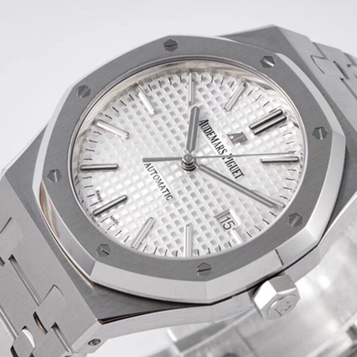top-tier watch Audemars Piguet men's white dial Royal Oak series mechanical steel bracelet watch front view