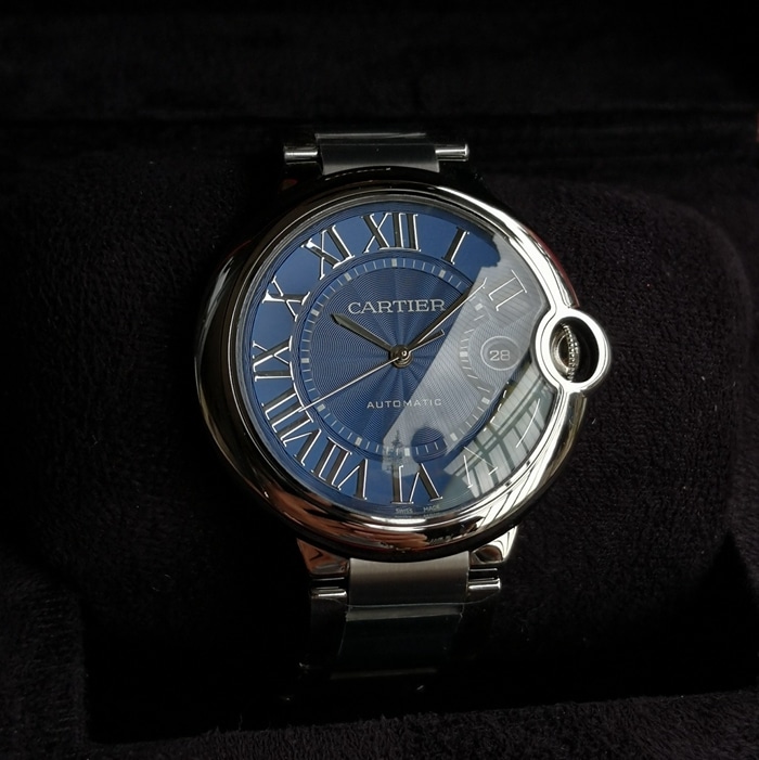 top-tier watch Cartier men's blue dial blue balloon series steel bracelet watch front view