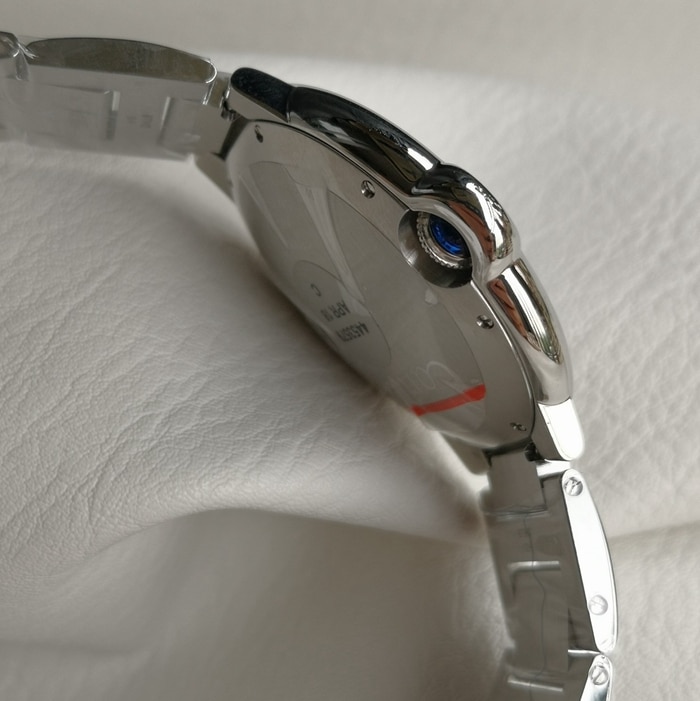 top-tier watch Cartier men's blue dial blue balloon series steel bracelet watch side view