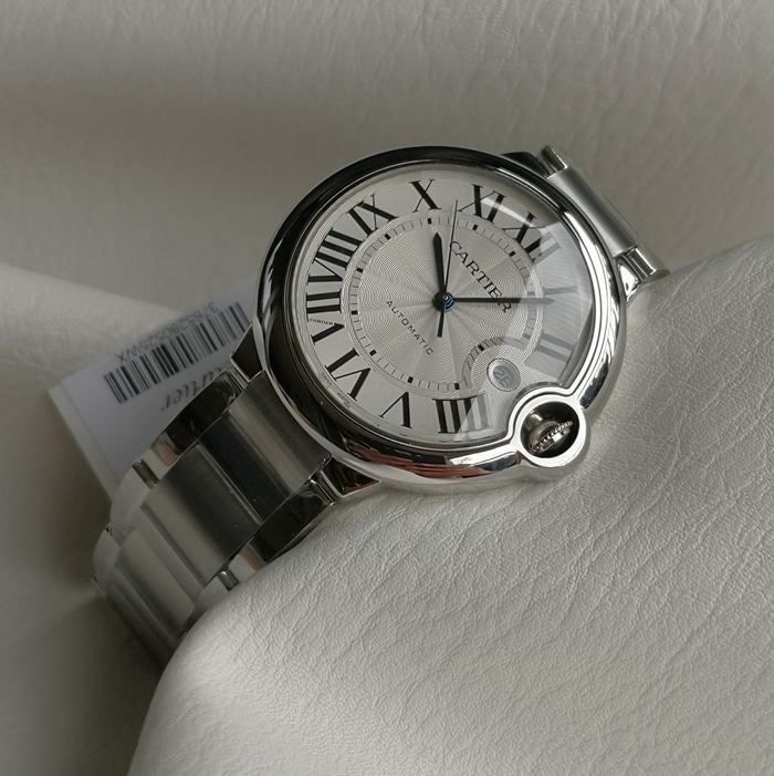 top-tier watch Cartier men's white dial blue balloon series steel bracelet watch front view