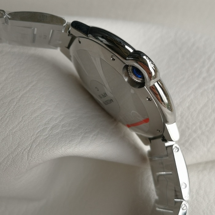 top-tier watch Cartier men's white dial blue balloon series steel bracelet watch side view