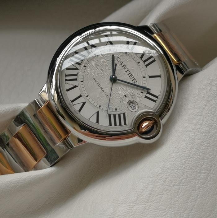 top-tier watch Cartier men's white dial blue balloon series steel bracelet watch front view
