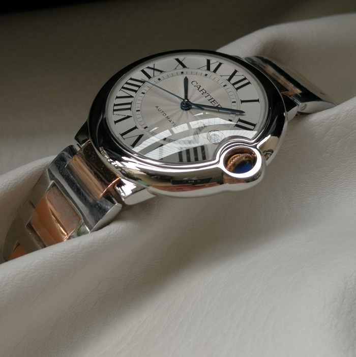 top-tier watch Cartier men's white dial blue balloon series steel bracelet watch front view