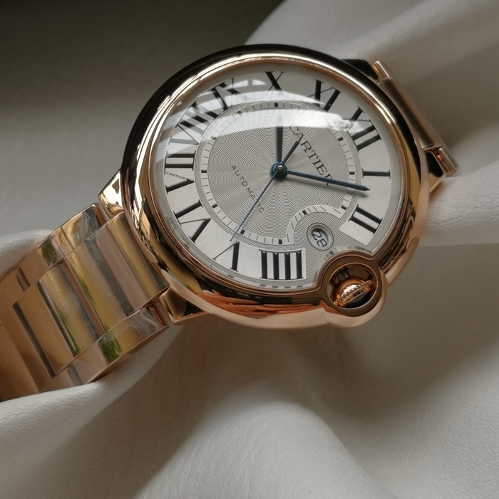 top-tier watch Cartier men's white dial blue balloon series steel bracelet watch front view