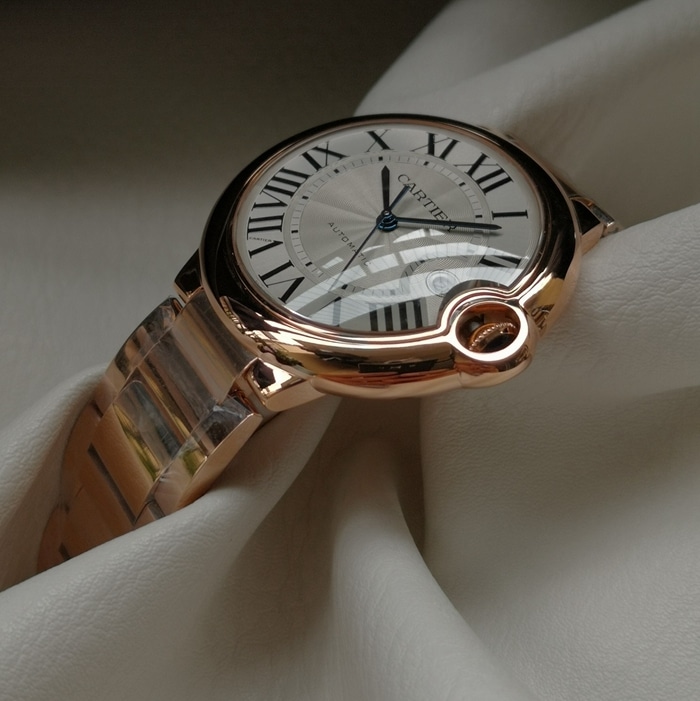 top-tier watch Cartier men's white dial blue balloon series steel bracelet watch front view