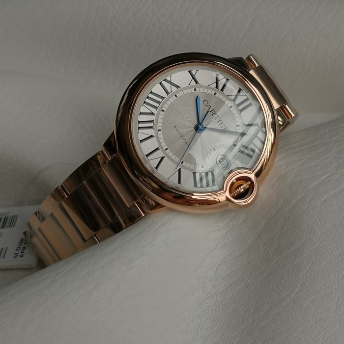 top-tier watch Cartier men's white dial blue balloon series steel bracelet watch front view