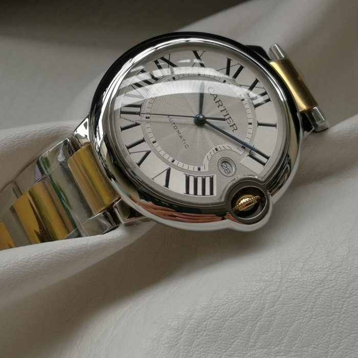 top-tier watch Cartier men's white dial blue balloon series steel bracelet watch front view