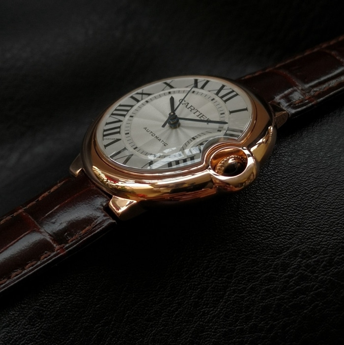 top-tier watch Cartier men's white dial blue balloon series c series leather strap watch side view