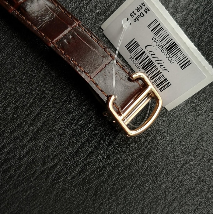 top-tier watch Cartier men's white dial blue balloon series c series leather strap watch clasp picture