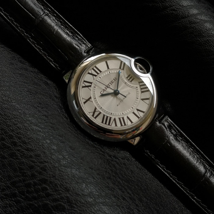 top-tier watch Cartier men's white dial blue balloon series leather strap watch front view