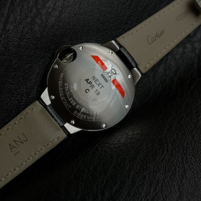 top-tier watch Cartier men's white dial blue balloon series leather strap watch back cover picture