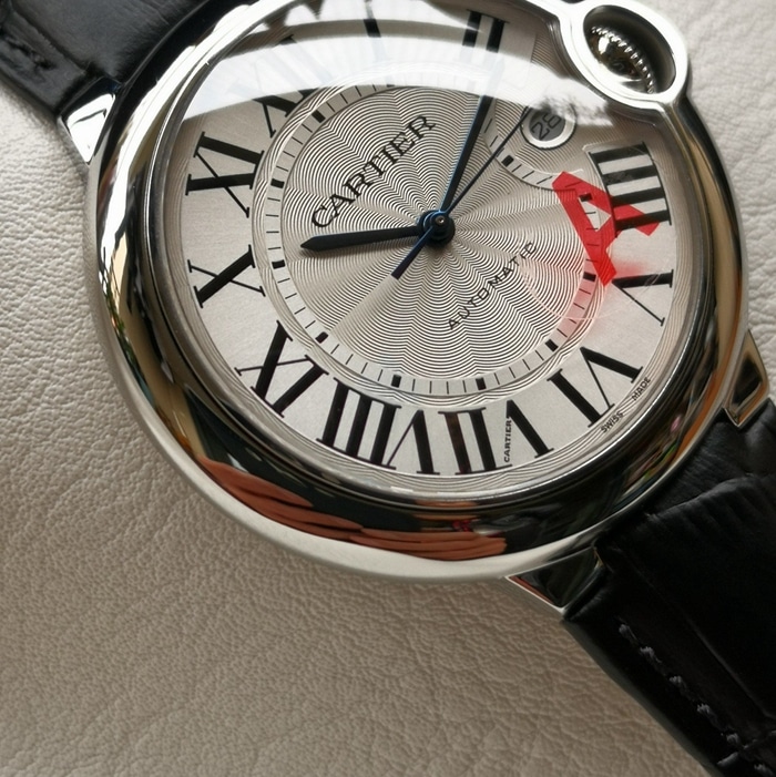 top-tier watch Cartier men's white dial blue balloon series leather strap watch front view