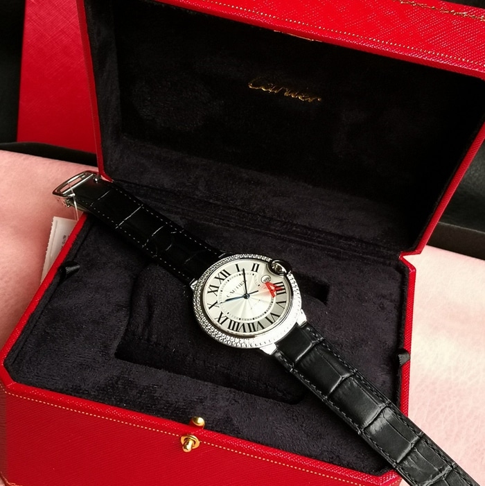top-tier watch Cartier men's white dial blue balloon series leather strap watch front view