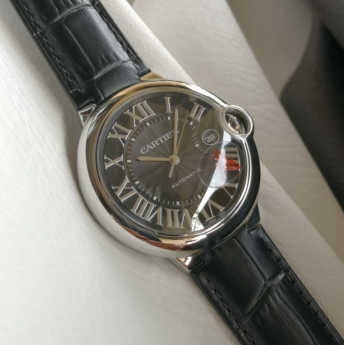 top-tier watch Cartier men's black dial blue balloon series mechanical leather strap watch front view