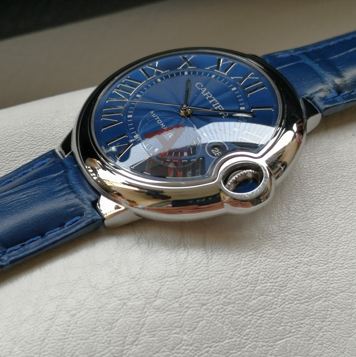 top-tier watch Cartier men's blue dial blue balloon series mechanical leather strap watch side view