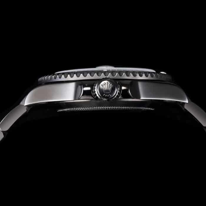 Top-tier watch Rolex men's black dial Submariner series steel bracelet watch side view