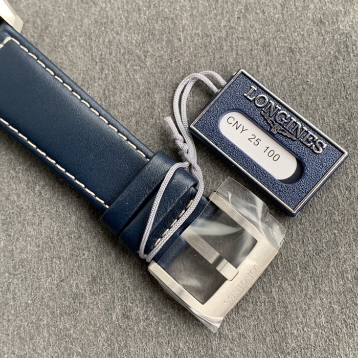 top-tier watch Longines men's blue dial pioneer series leather strap watch clasp picture