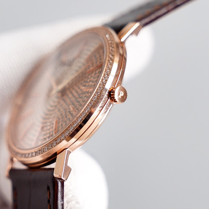 Top-tier watch Piaget men's gold plate Altiplano series automatic movementleather strap watch side view