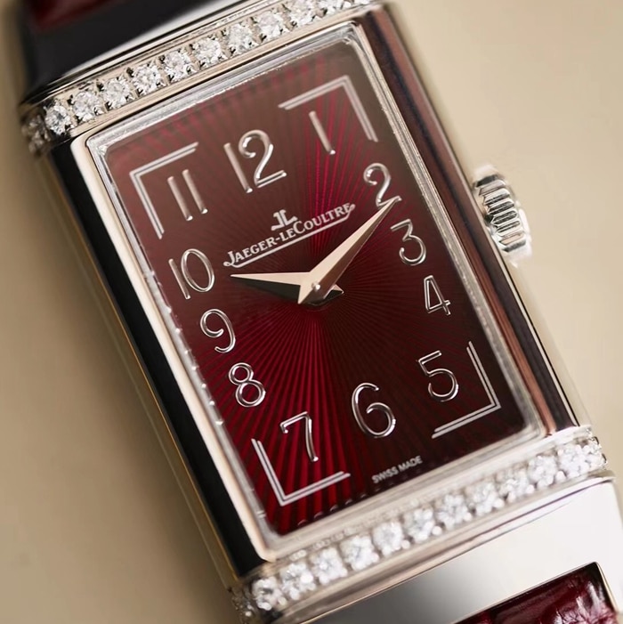 top-tier watch Jaeger-LeCoultre women's red plate flip series leather strap watch front view