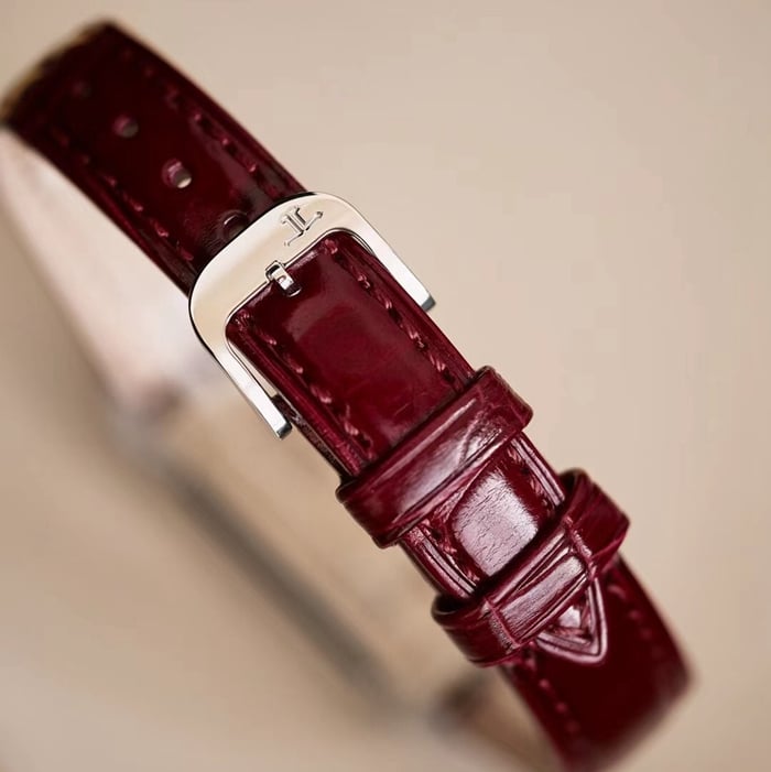 top-tier watch Jaeger-LeCoultre women's red plate flip series leather strap watch clasp picture