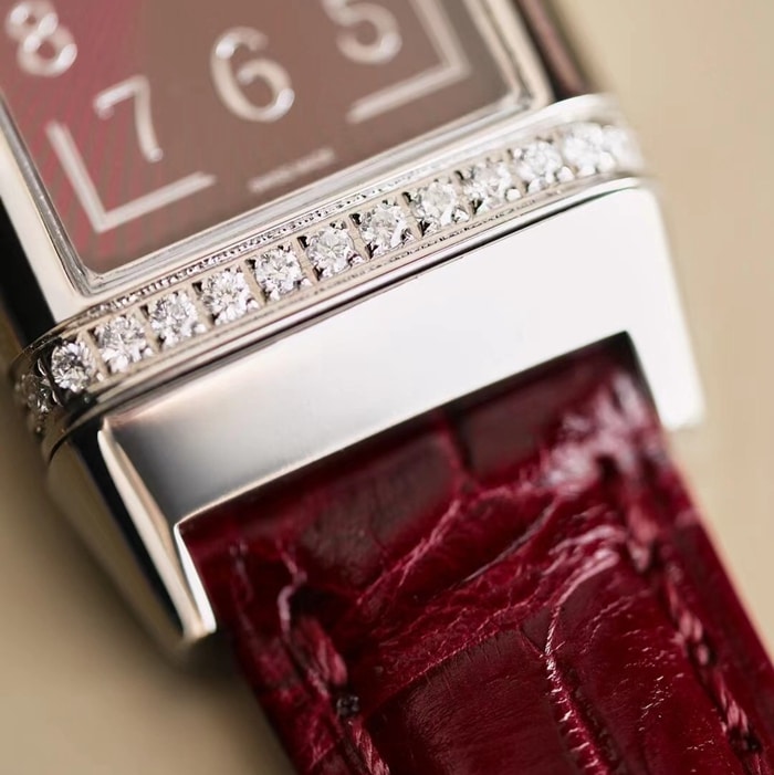 top-tier watch Jaeger-LeCoultre women's red plate flip series leather strap watch detail shots