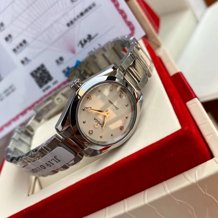 top-tier watch Omega women's white dial Seamaster series steel bracelet watch side view
