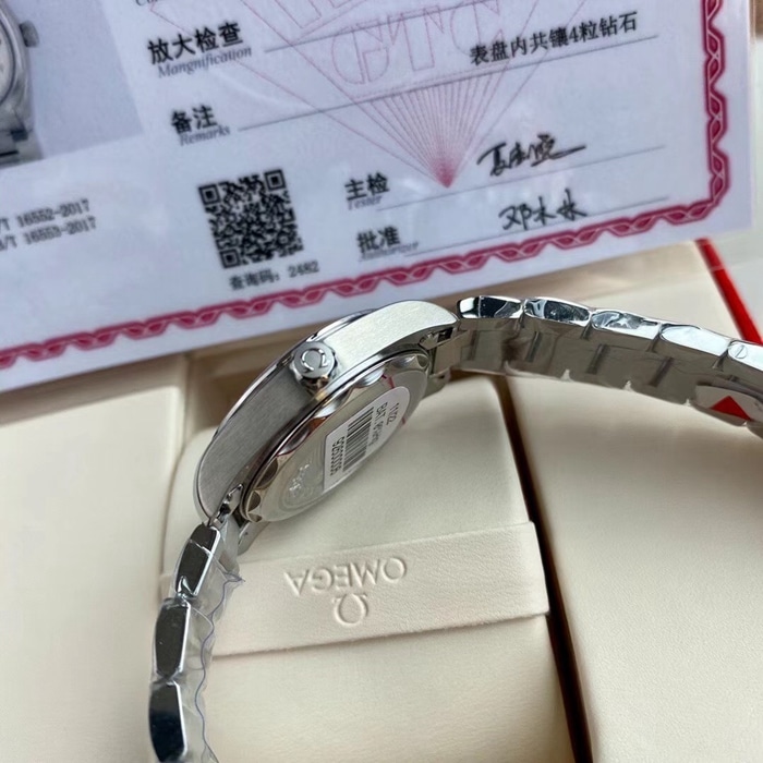 top-tier watch Omega women's white dial Seamaster series steel bracelet watch side view