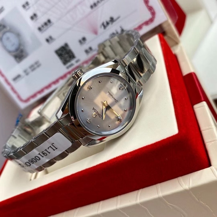 top-tier watch Omega women's blue dial Seamaster series steel bracelet watch front view